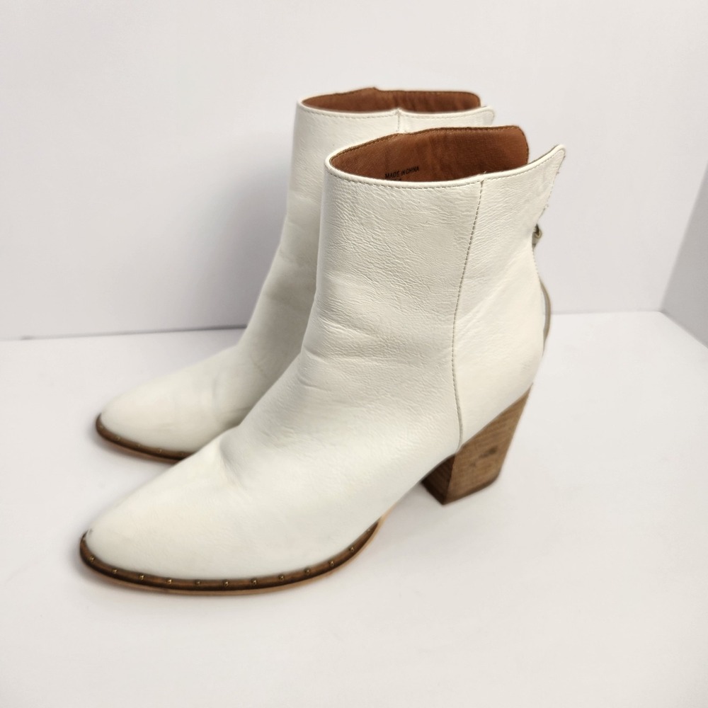 Beast Fashion‎ Women's Cowgirl White Booties Size 9